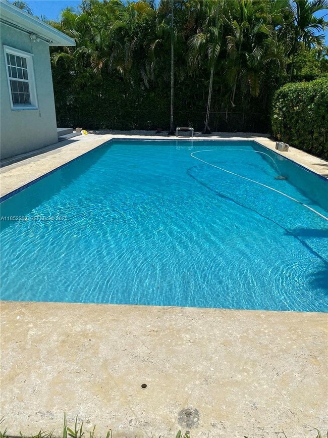 Building Photo - 5940 SW 47th St