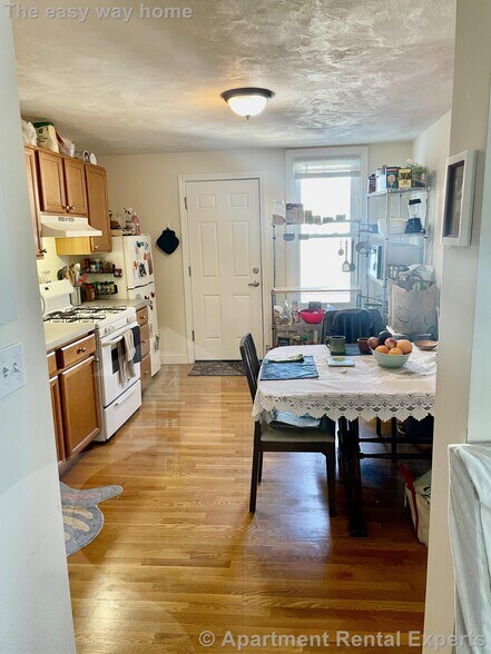 Building Photo - 385 Columbia St