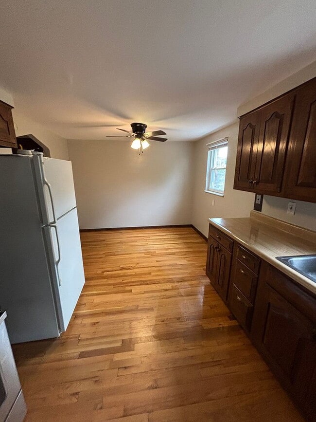 Building Photo - Single Family Home