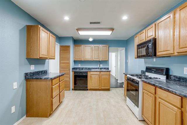 Building Photo - 5505 Thomas Ln