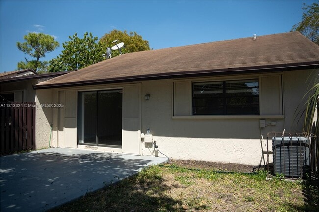 Building Photo - 11242 SW 116th Ln