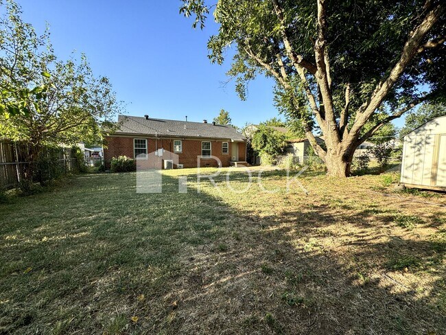 Building Photo - 2 Bedrooms plus Bonus Room near Mayfair Area in NW OKC