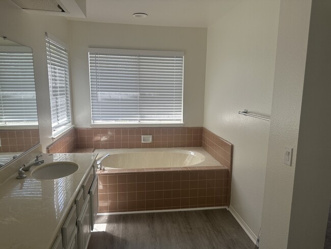 Building Photo - 351 Peaceful Ct