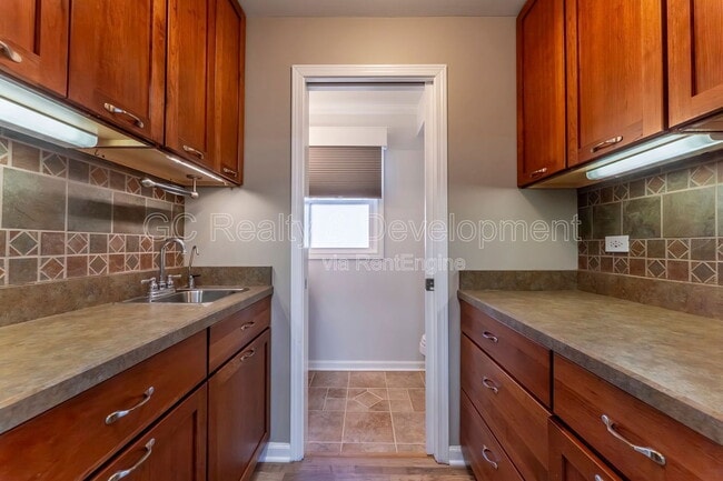 Building Photo - 72 Clover Dr