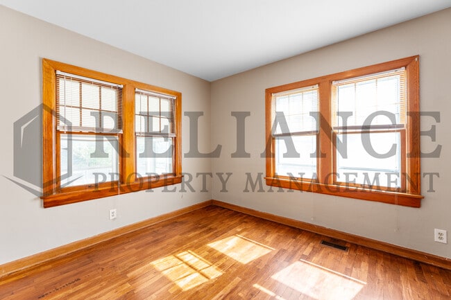 Building Photo - 440 S Osage St