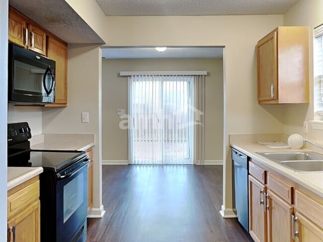 Building Photo - 1685 Willowview Ln