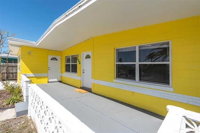 Building Photo - 333 72nd Ave