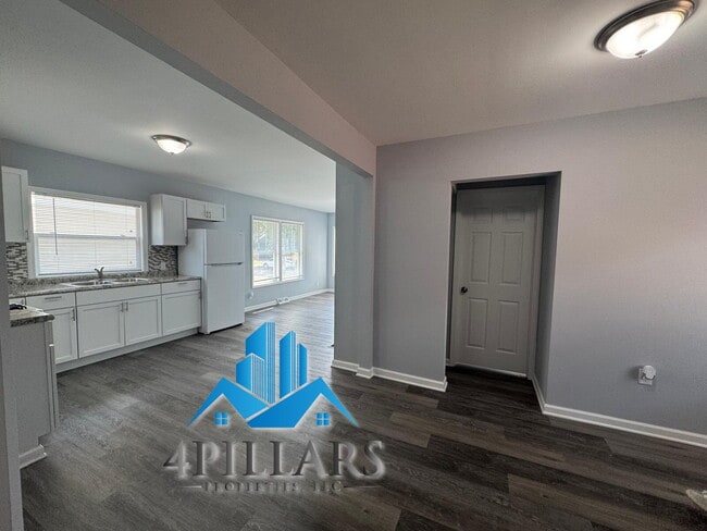 Building Photo - "Beautiful 3-Bedroom Retreat with 2 Baths ...