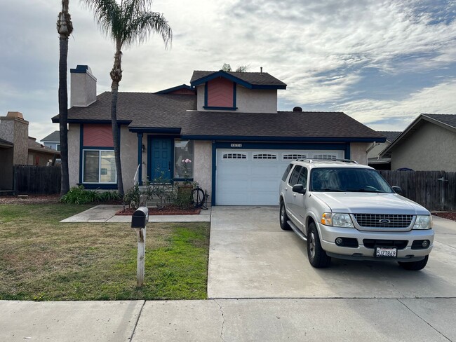 Building Photo - Beautiful 4 Bed | 3 Bath Home in Santee with Downstairs Bedroom & Full Bath!