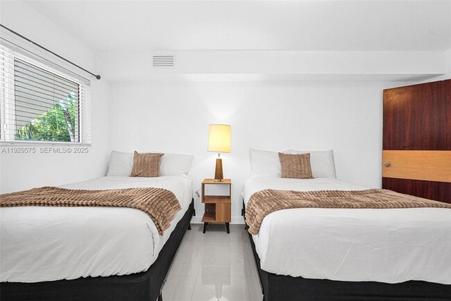 Building Photo - 1035 94th St