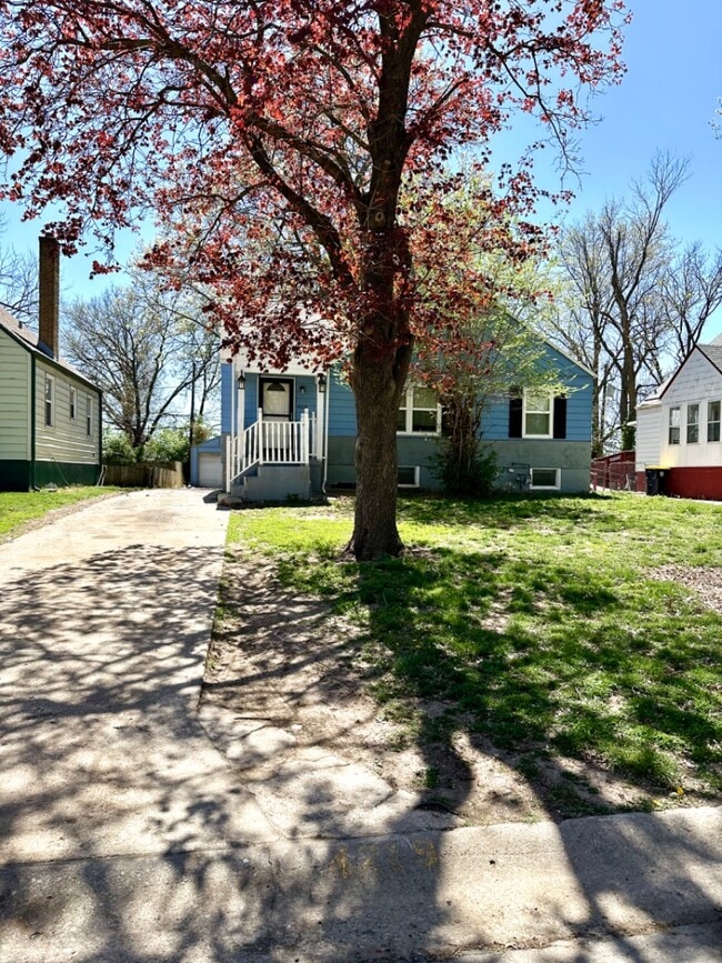 Building Photo - 4219 E 68th Terrace