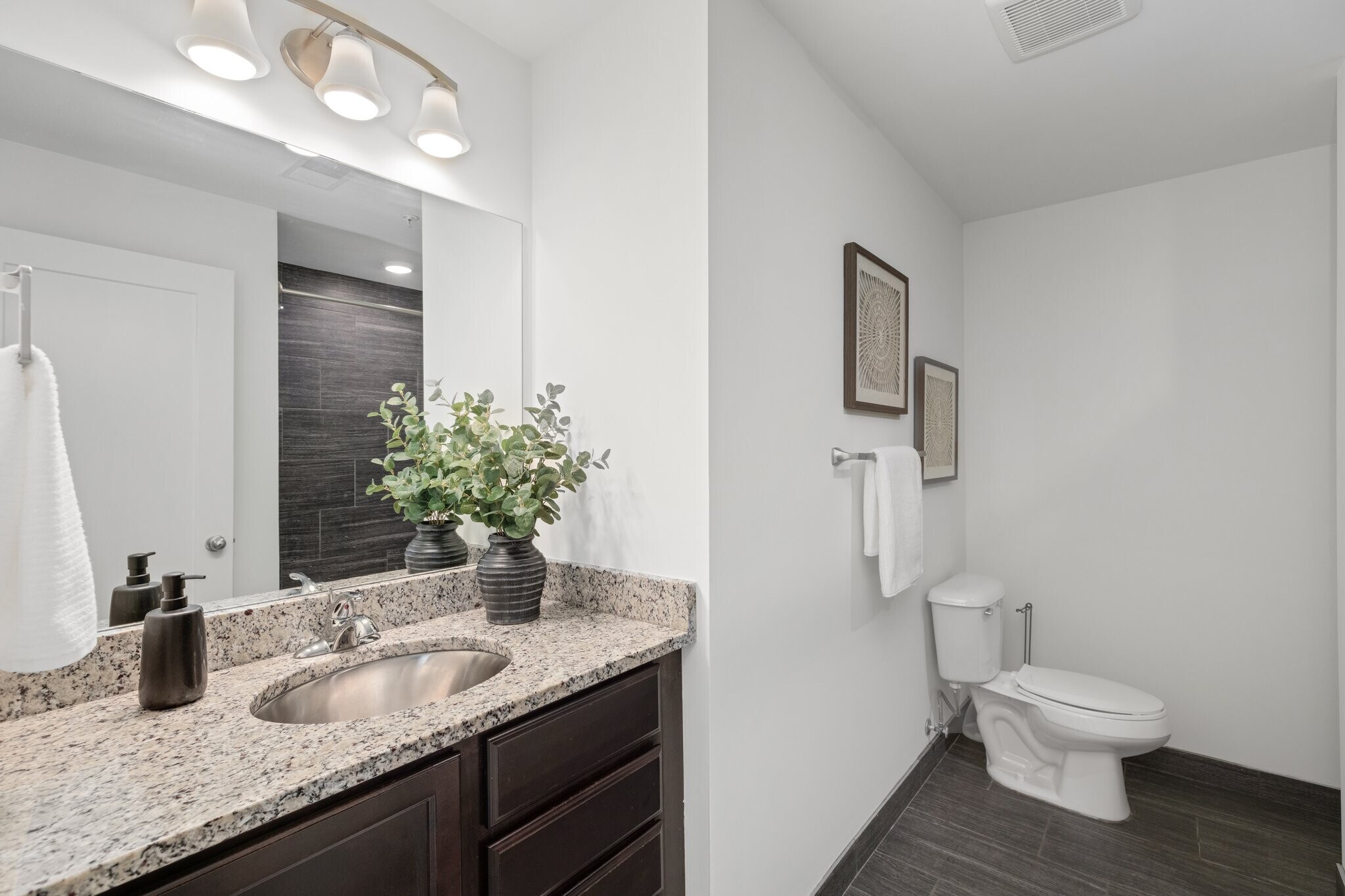 Building Photo - 1250 Diamond Ct