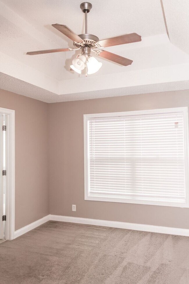 Building Photo - Nice home located on quiet Culdesac!