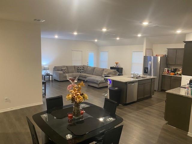 Building Photo - 3061 Stratford Wy