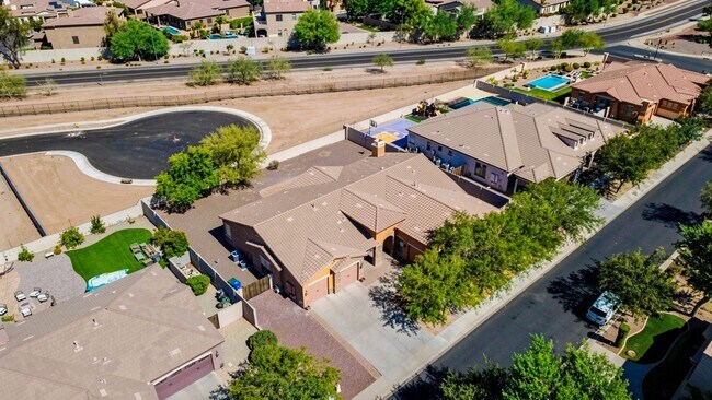 Building Photo - Welcome to this inviting Phoenix Rental - Available!