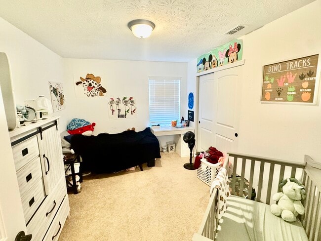 Building Photo - 13238 N Lndg Cir W