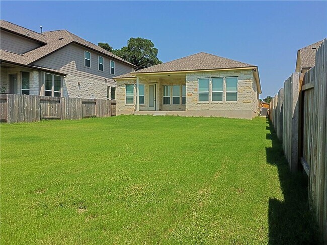 Building Photo - 14928 Iveans Way