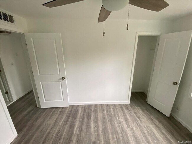 Building Photo - 351 Collinwood Ave