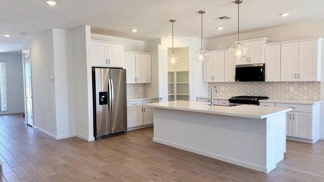 Building Photo - 15988 W Desert Spoon Dr