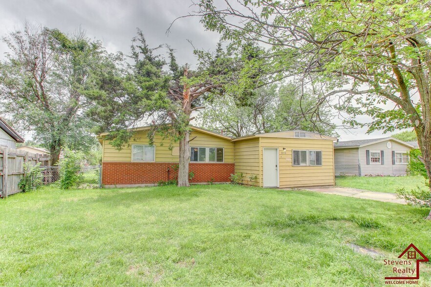 Building Photo - 1436 NW Ozmun Ave