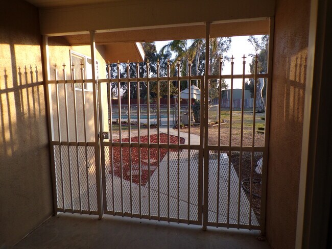 Building Photo - 14921 Sunnybank Ave