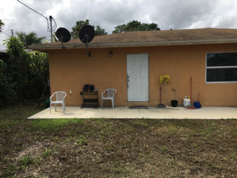 Building Photo - 10345 NW 35th Ave