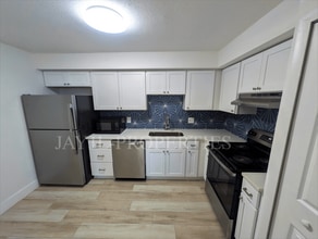 Building Photo - 1997 Bonneville Dr