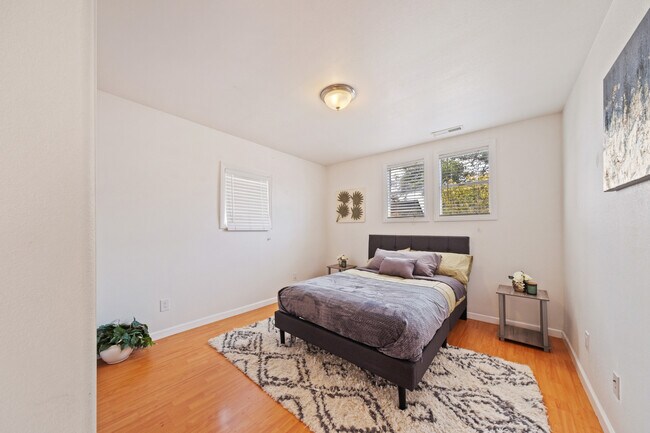 Building Photo - 1406 9th St