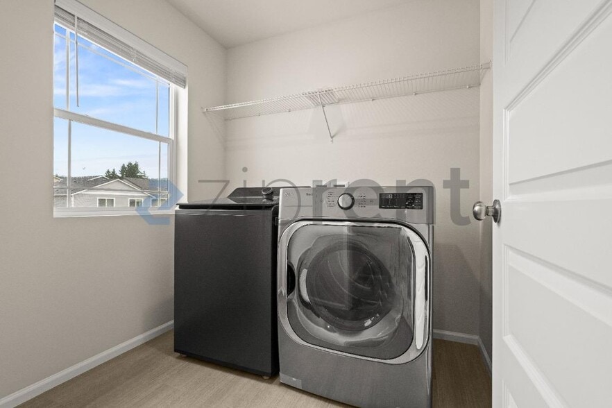 Building Photo - Unit