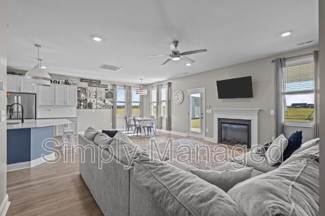 Building Photo - 124 Rocking Horse Ln
