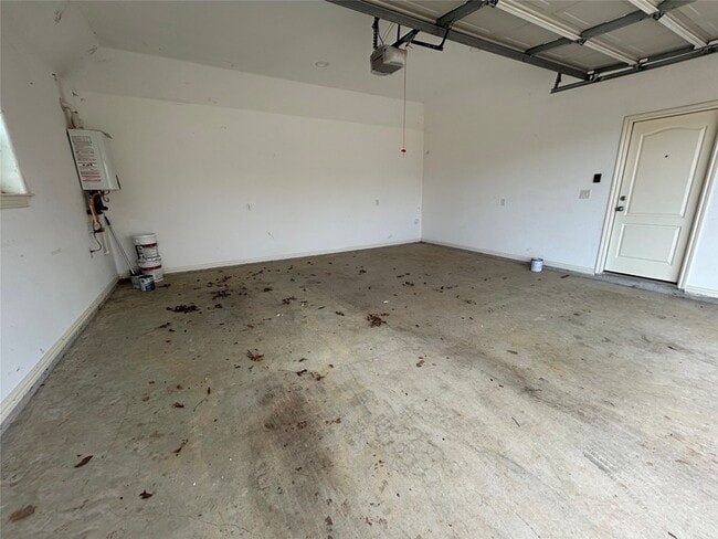 Building Photo - 204 Pearl Ln