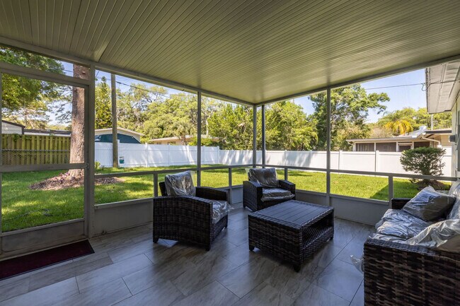 Building Photo - 208 Woodbine Ave