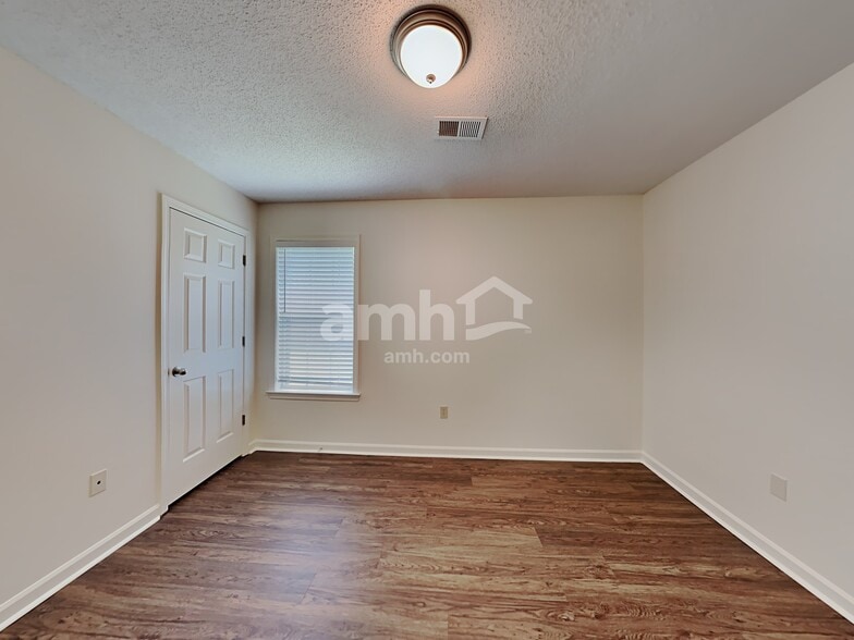 Building Photo - 4343 Shiney Point Cv