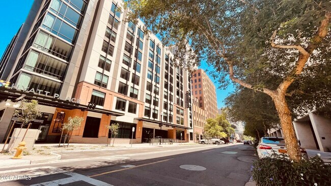 Building Photo - 114 W Adams St