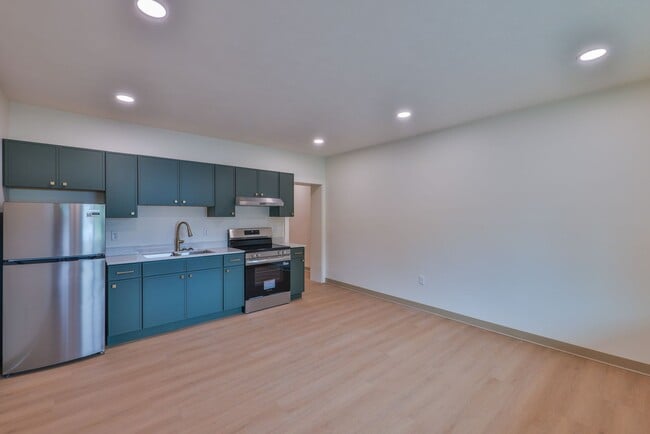Building Photo - Modern Remodel with Designer Finishes | All Utilities Included
