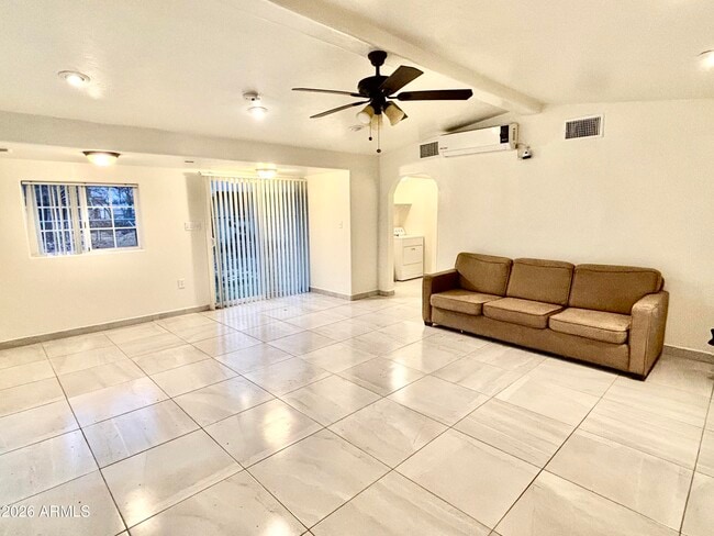 Building Photo - 2417 N Franklin St