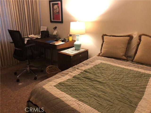 Building Photo - 985 E California Blvd