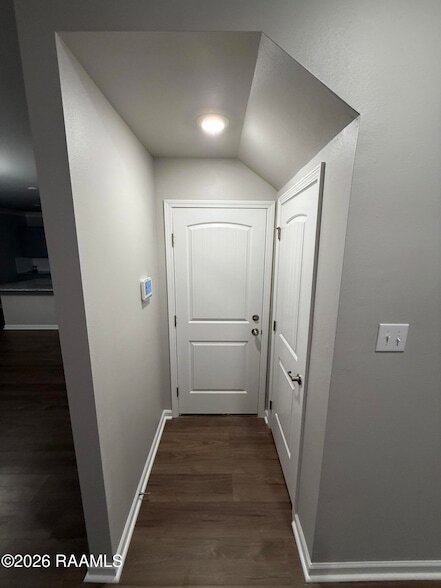 Building Photo - 401 Eastwood Dr