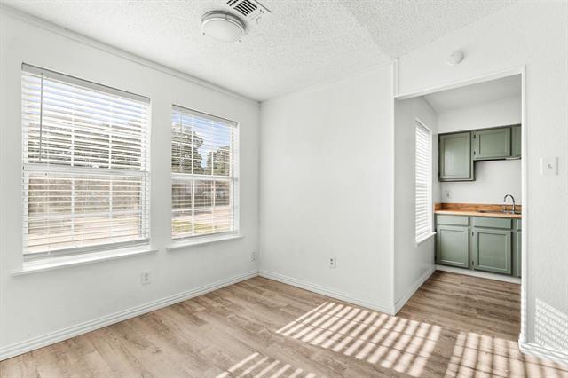 Building Photo - 128 Oakwood Ln