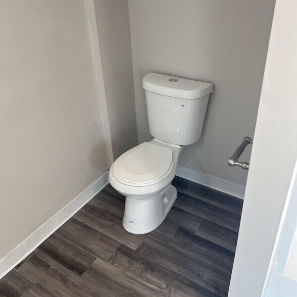 Building Photo - 1919 Widmer Ct NE