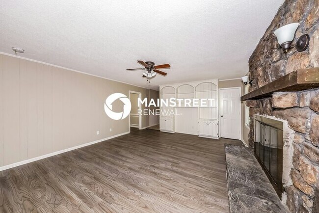 Building Photo - 3 Bedroom Pet-Friendly Home in Tarrant, AL with Main Street Renewal