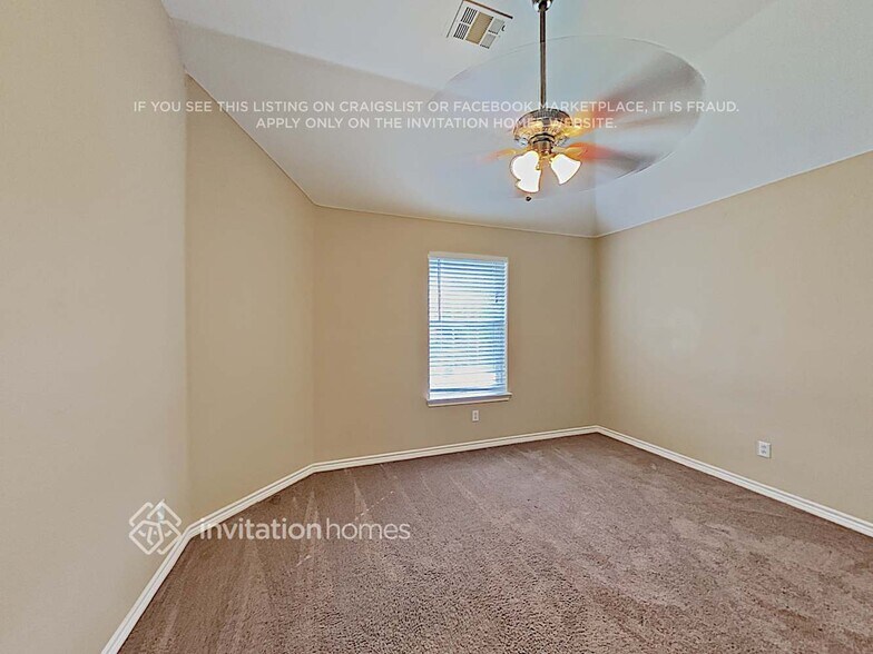 Building Photo - 1817 Fairfax Dr