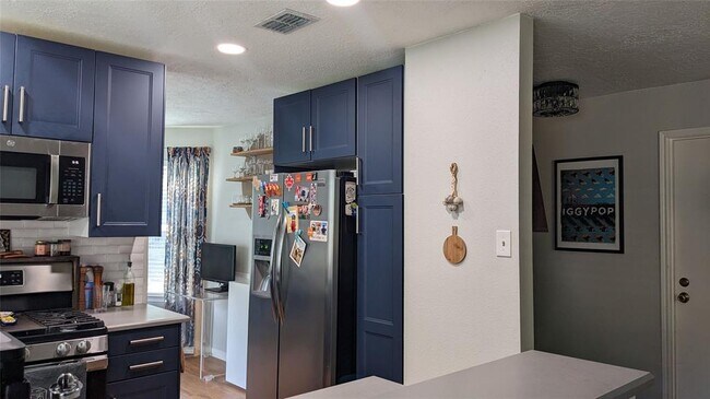 Building Photo - 5322 Summer Dr