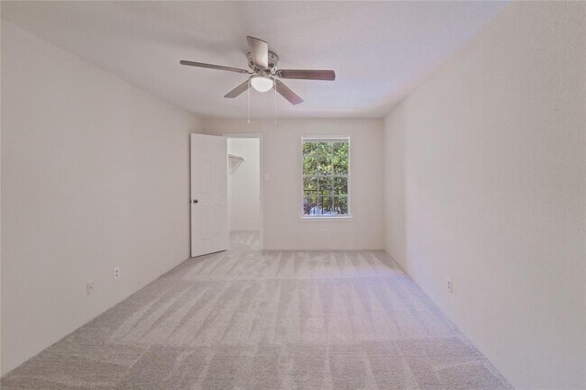 Building Photo - 9700 Leawood Blvd