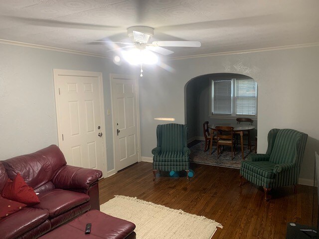 Building Photo - 2058 S Johnstone Ave