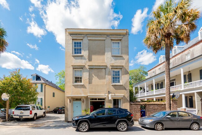 Primary Photo - 50 Queen St