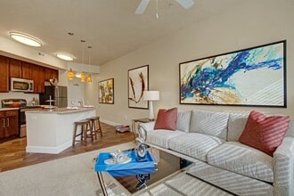 Building Photo - Hills at Sandy Station