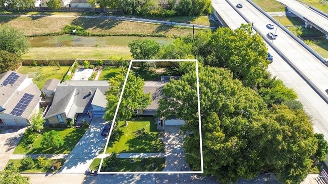 Building Photo - 4123 Cedar Gardens Dr