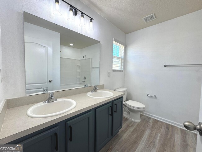Building Photo - 217 Brooklet Cir