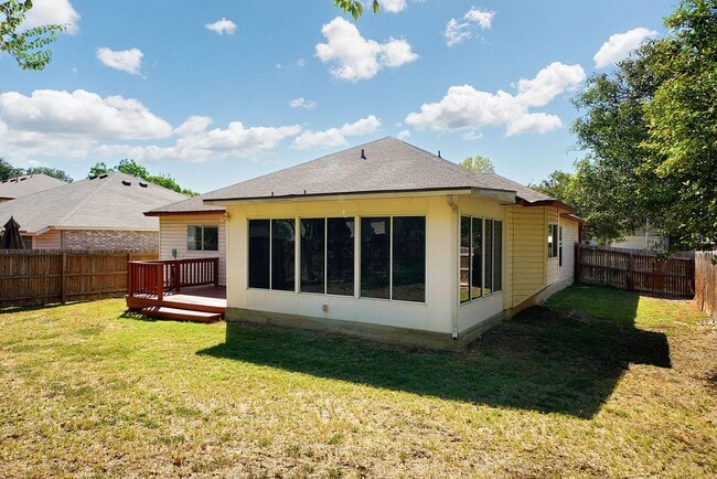 Building Photo - Charming 3-Bedroom Home in Ashley Place - ...